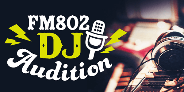 FM802